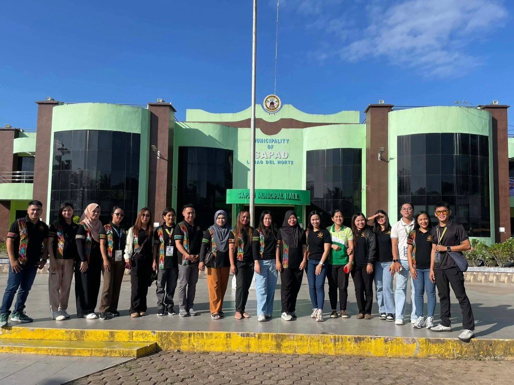 Municipal team in front of Sapad Municipal Hall